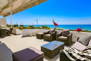 Mira Mare Beachfront Villa - 4hvězdičkové hotely ve městě Nea Skioni