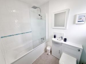 Visit Seaford Apartment - 4 Bedrooms