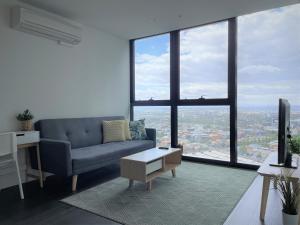 EQ Tower Modern Apartments Melbourne Central CBD