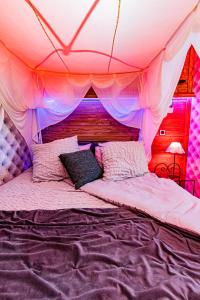 Maisons d'hotes Le Neflier Dijon - appart balneo - SPA romantique pour 2 : photos des chambres
