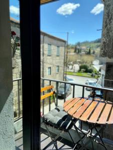 Refúgio da Vila - Refuge of the Village