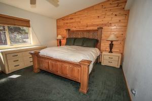 Cant Bear to Leave-1156 by Big Bear Vacations