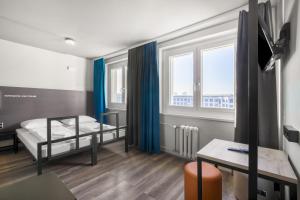 Twin Room room in a&o Dresden Hauptbahnhof