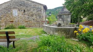 Maisons de vacances Maison de 2 chambres avec jardin clos et wifi a Revest des Brousses : photos des chambres