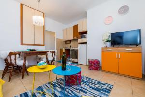 Apartments & Room Frane