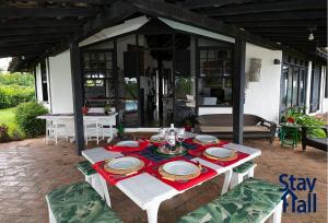 Refúgio Rústico c Piscina-3 Suítes-SH015