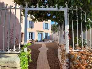 Maisons de vacances Le gite de Sainte Valiere PISCINE et SPA : photos des chambres