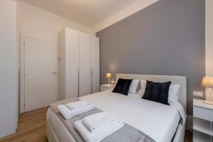 One-Bedroom Apartment - Corso Magenta 62