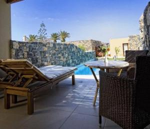 Junior Suite with Private Pool (2 adults + 1 child)
