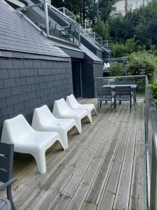 Bord de lac - 46pers SAUNA - terrasse 20m2