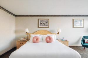 King Room - Disability Access room in Glendale Express Hotel Los Angeles