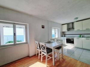 Vitos Sea View Apartment