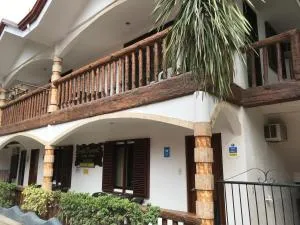 Double Diamond Inn Guest House - 长滩岛