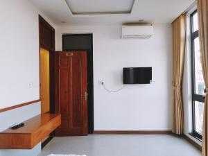 Phương Trinh Hotel & Coffee