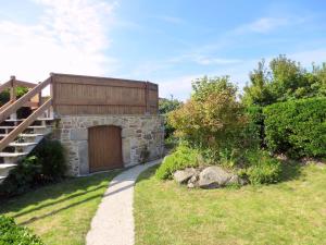 Maisons de vacances Breton stone house very close to the beach, Landeda : photos des chambres