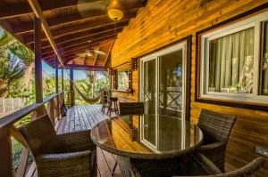 Relaxing Tropical Cabin - Gibson Bight