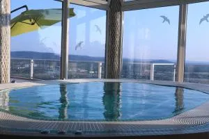 Astra Apartman - 塔塔班亚