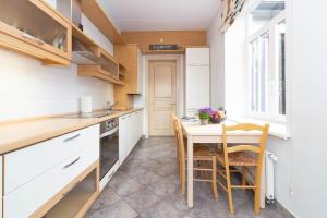 -V66- Apartment, By Cohost