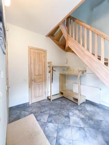 -V66- Apartment, By Cohost