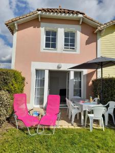 Maisons de vacances Maison - Piscine chauffee avril-septembre : photos des chambres