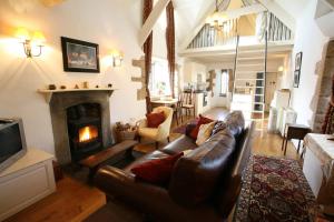 Welsh Gatehouse, Historic Castle which can cater for Electric Vehicle