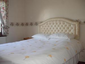 Lavender Cottage with Parking and Beautiful Views Spring Special