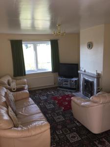 Lavender Cottage with Parking and Beautiful Views Christmas Special