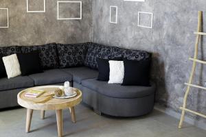 PITHOS MODERN APARTMENTS