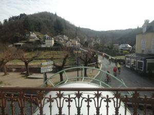 Hotels Aux Armes D Estaing : Chambre Double - Vue sur Montagne