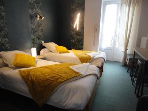 Hotels Aux Armes D Estaing : photos des chambres