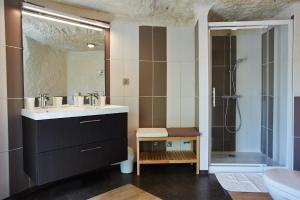 Logis Hotels Troglododo : photos des chambres