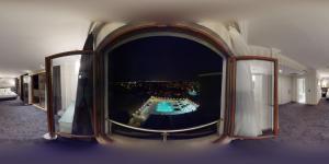 DOUBLE ROYAL HOTEL