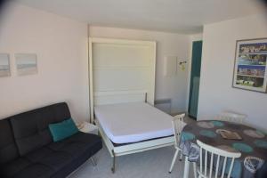 Bel Appartement 2 pièces 200m Plages
