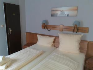 Double Room room in Weinhaus Hotel