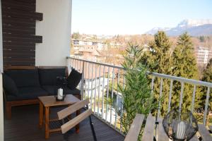 Appartements Charming Apartment Near The Lake With A Furnished Mountain View Terrace : photos des chambres