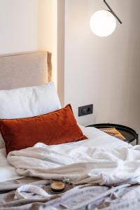 The City Hotel & Suites