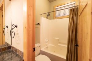 Grand Forest Lodge-1884 by Big Bear Vacations