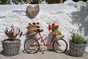 Mystagoge Retreat with subterranean pooljacuzzi