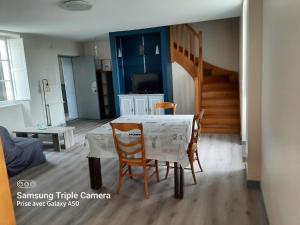 Hotels Le Brillet-Pontin : Appartement