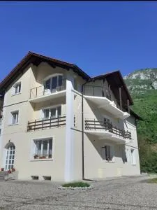 Casa Astoria - Perčenješka