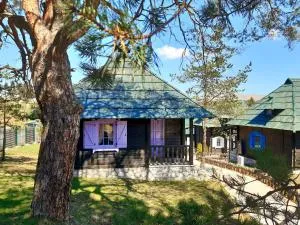 El Paso City, Zlatibor - Unique Wooden Cottages, Treehouse, Wild West Rooms, accommodation 1-6 people - Dobroselica