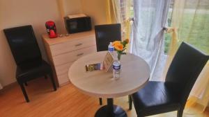 Appartements Cintray Parc Residence : Petite Chambre Double