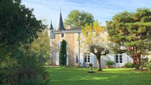 B&B / Chambres d'hotes Mazette! Le Chateau : Suite 3 Chambres