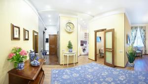 Apartment on Rubinsteina 9/3 - image 1