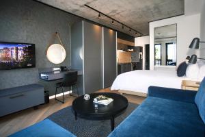Studio Apartment room in Bridgewater Apartments by Century City Hotels