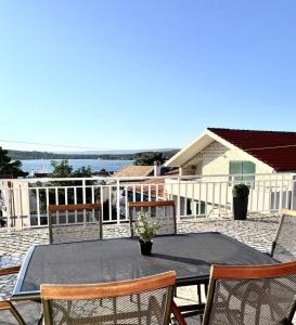 Apartments with a parking space Loviste Peljesac 19514
