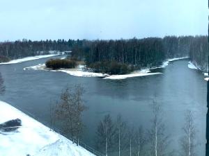 River 29, Baritoni