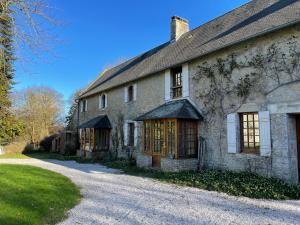 Maisons de vacances CHATEAU DE MONFREVILLE : photos des chambres