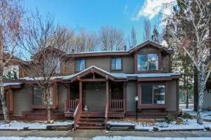 Knotty Pine Big Bear Lake Retreat-1899 by Big Bear Vacations - Boulder Bay