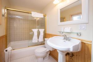 Black Oak Cabin #1977 by Big Bear Vacations